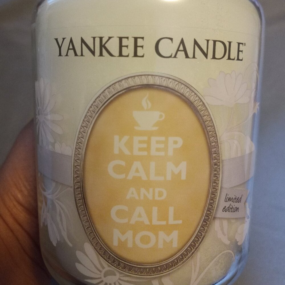 Limited Edition Yankee Candle Stay Calm Call Mom (Never Used)